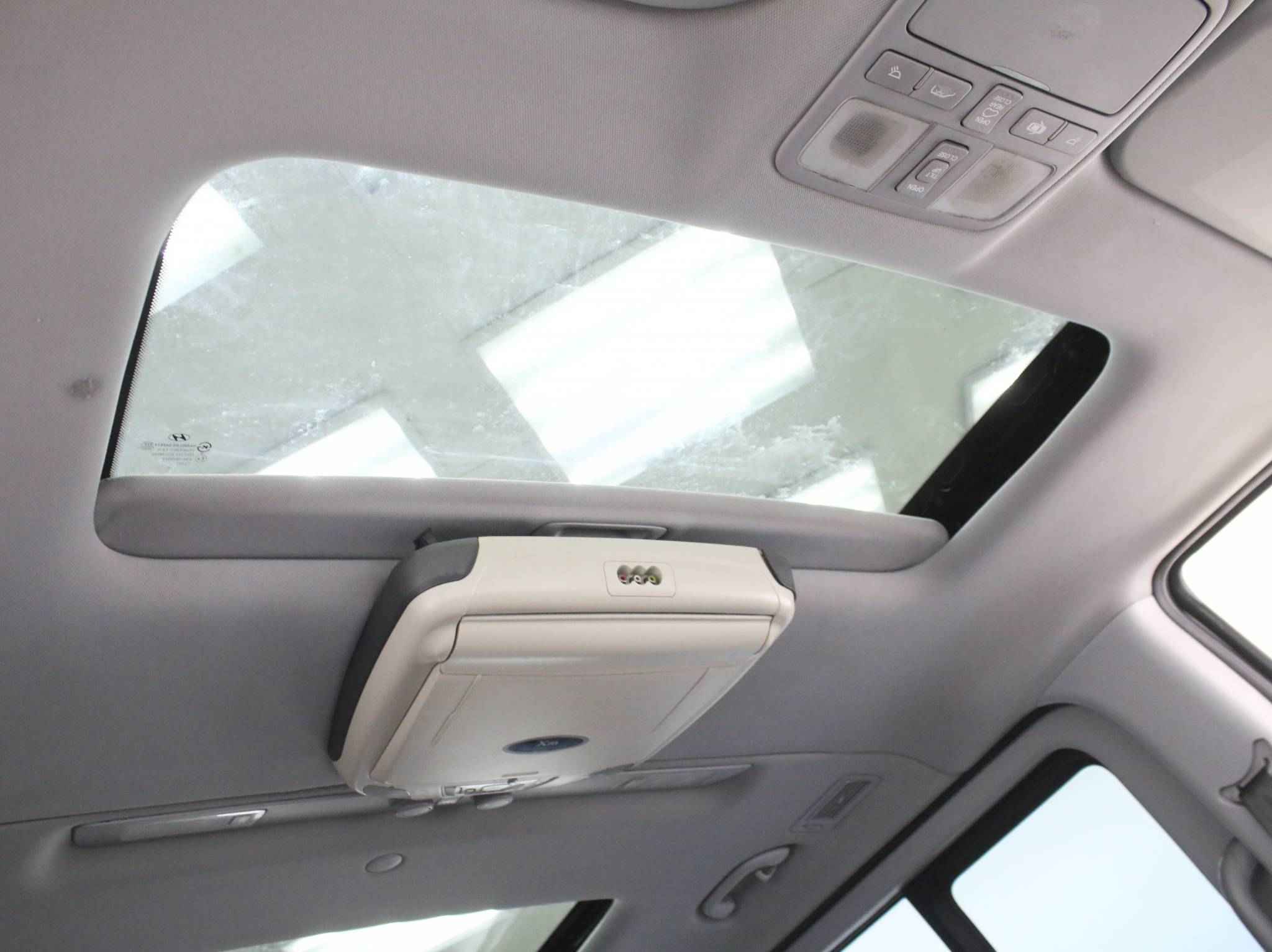 Hyundai Grand Starex, I