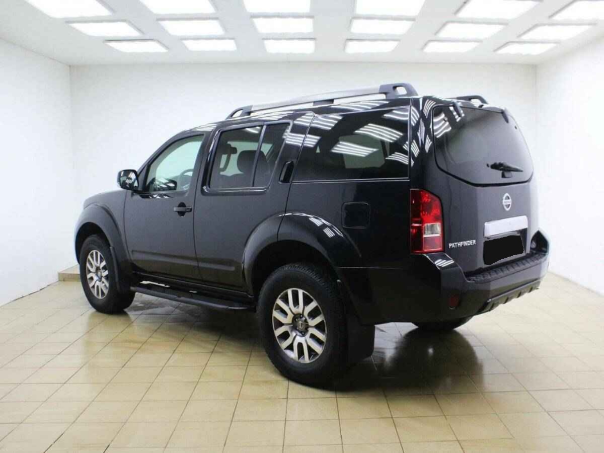 Nissan Pathfinder, III