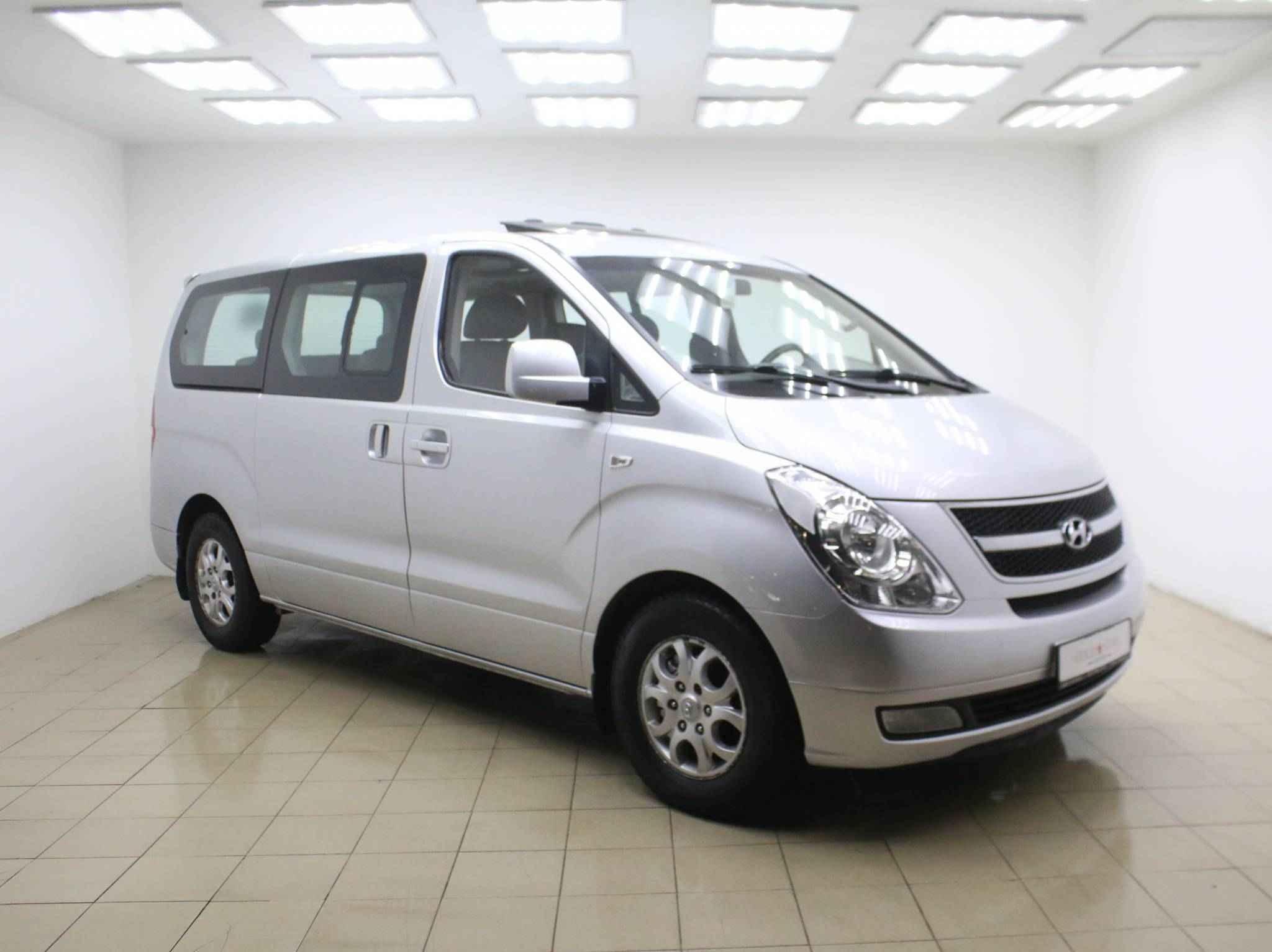 Hyundai Grand Starex, I