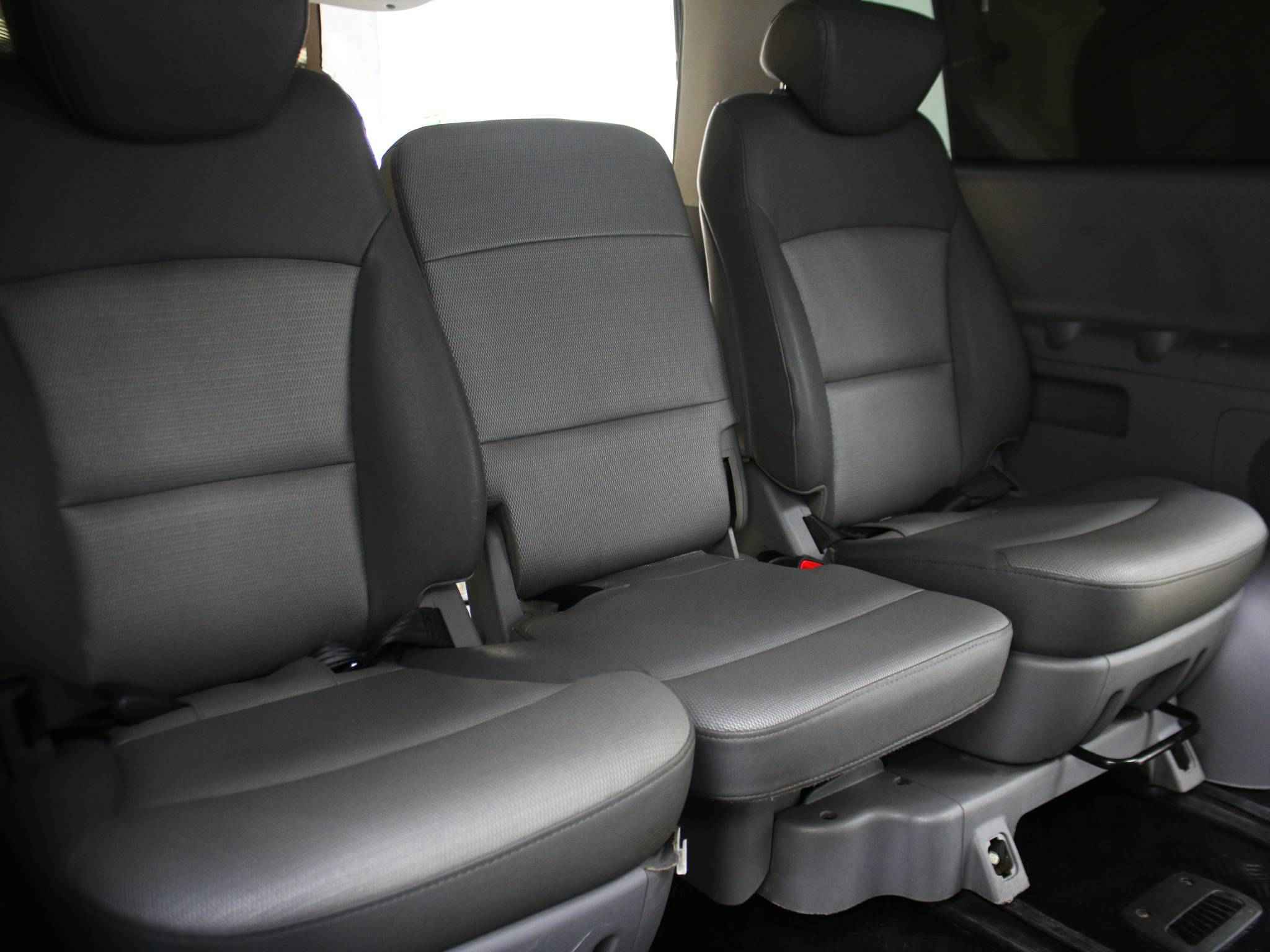 Hyundai Grand Starex, I