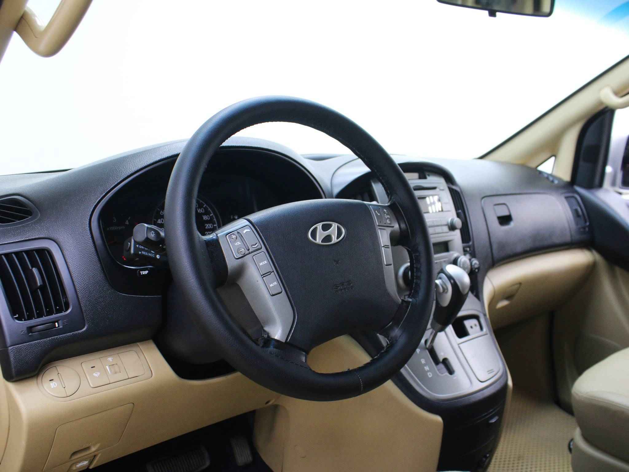 Hyundai Grand Starex, I