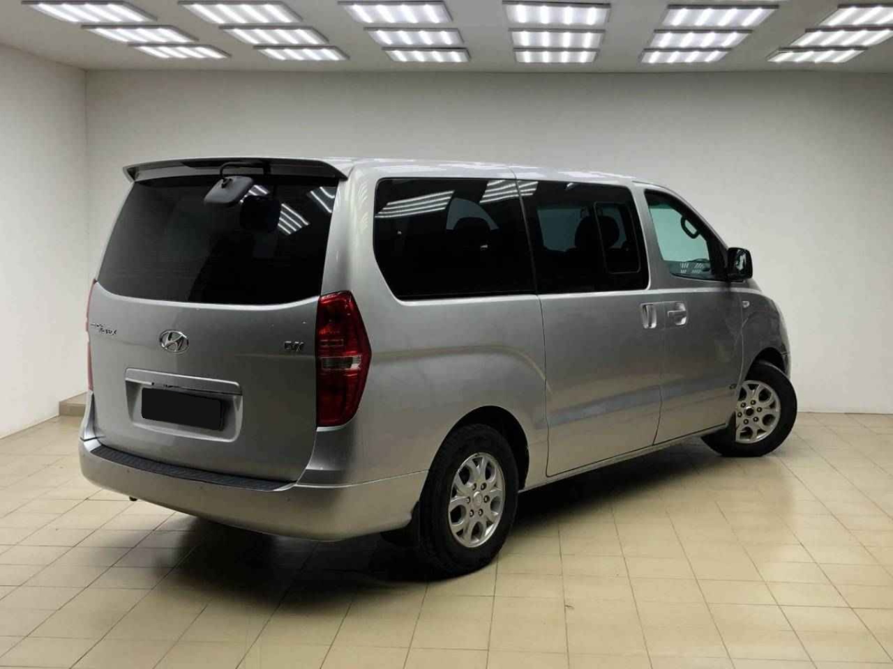 Hyundai Grand Starex, I