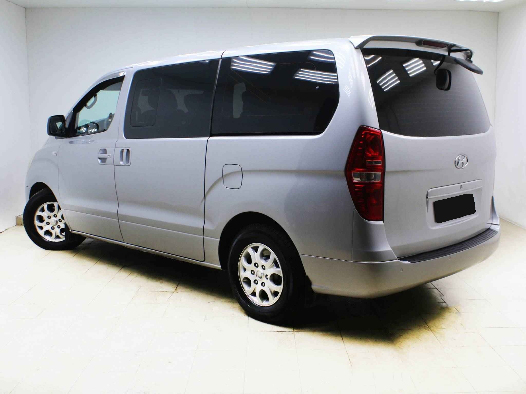 Hyundai Grand Starex, I