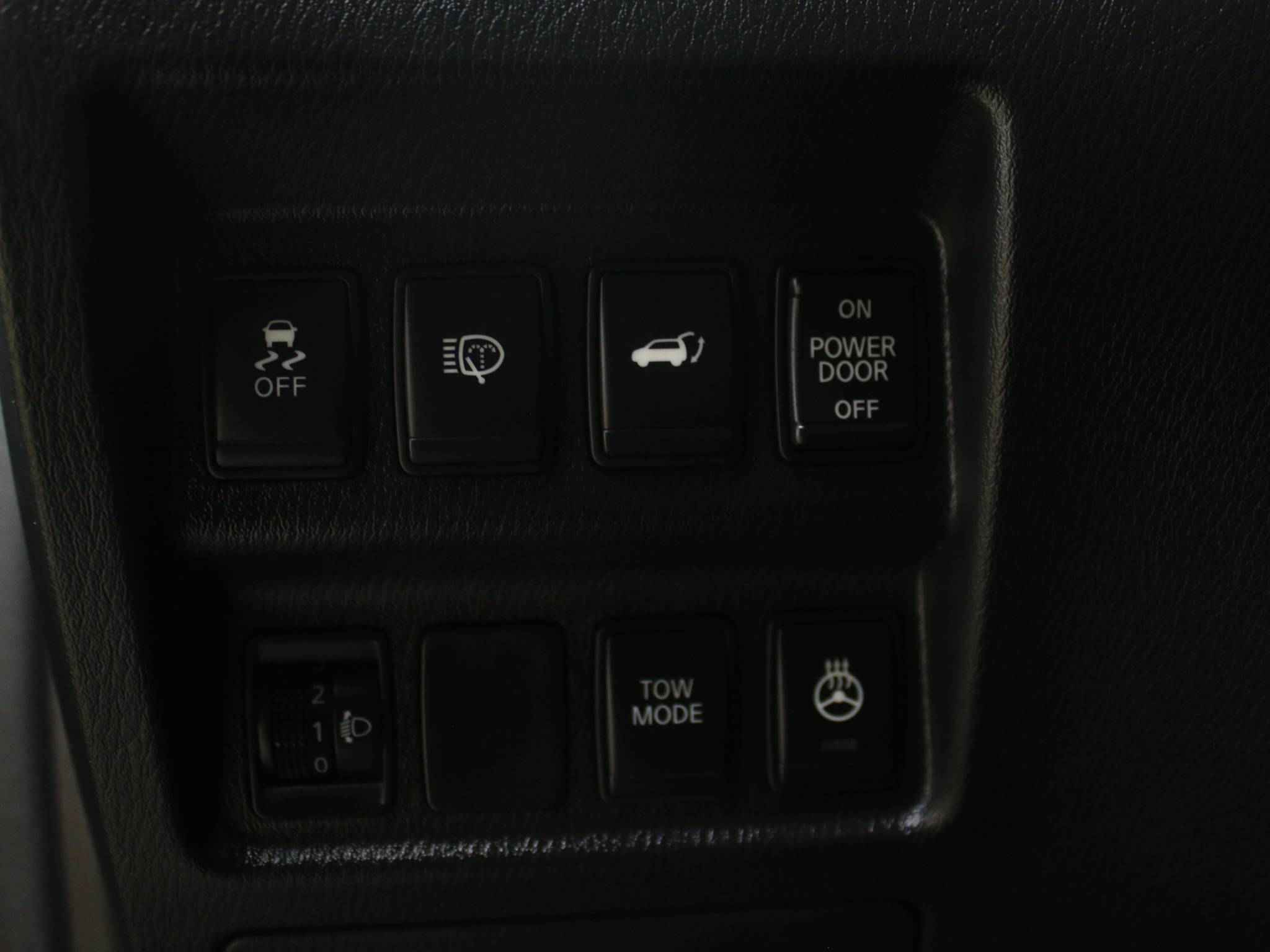 Nissan Pathfinder, IV