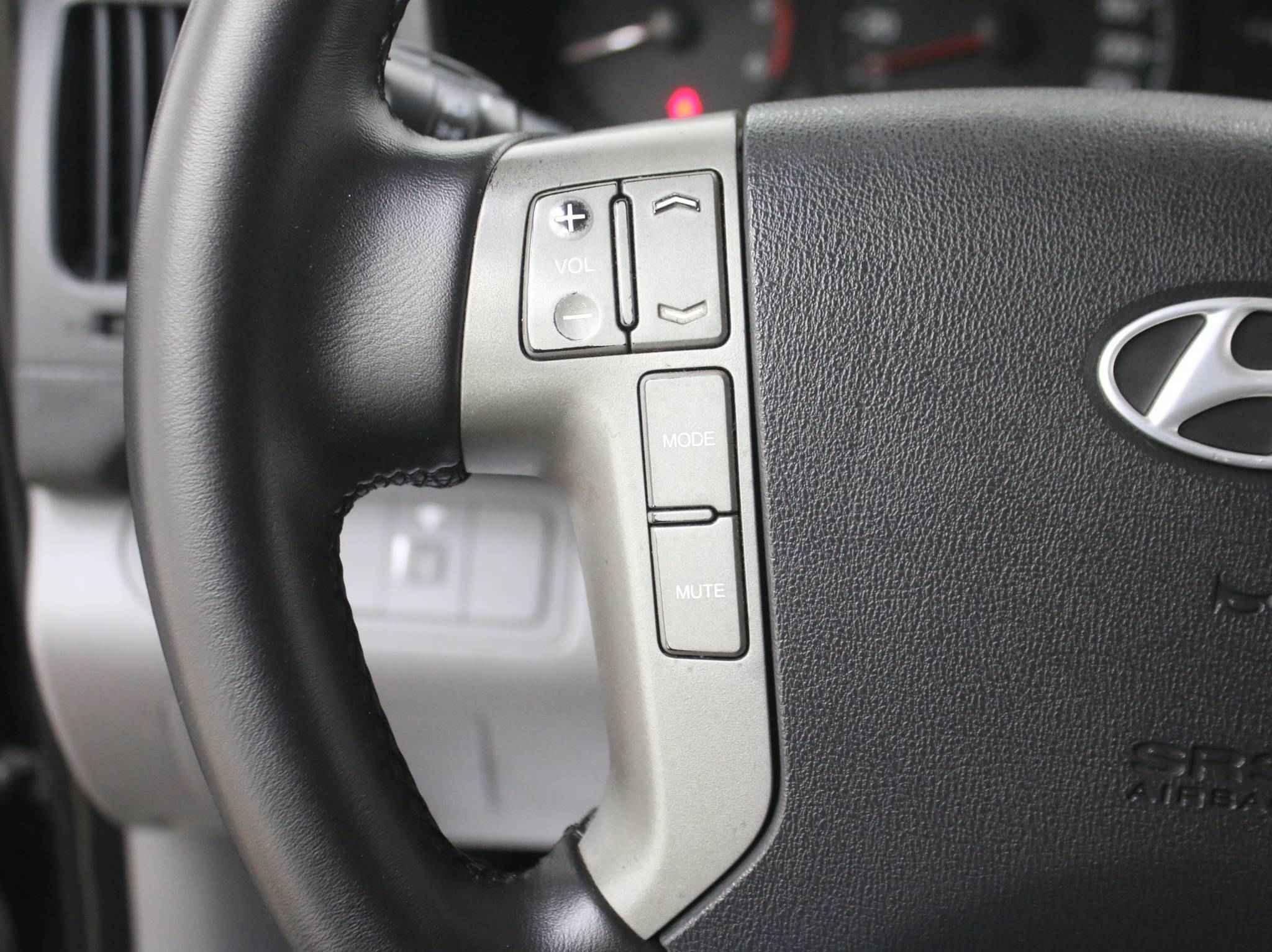 Hyundai Grand Starex, I