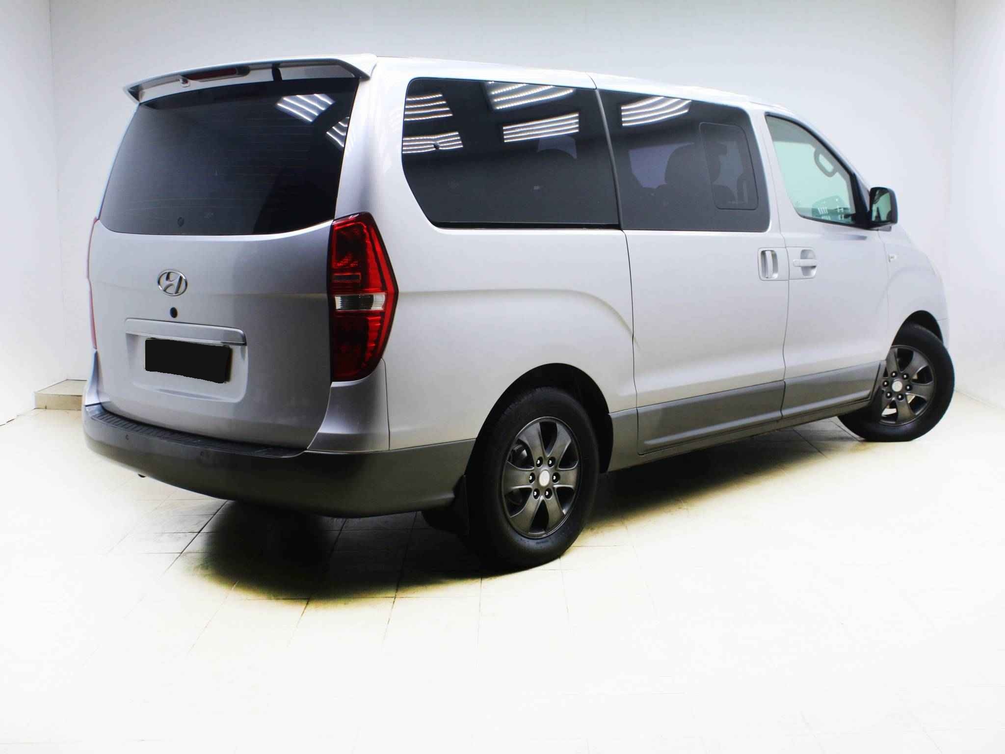 Hyundai Grand Starex, I