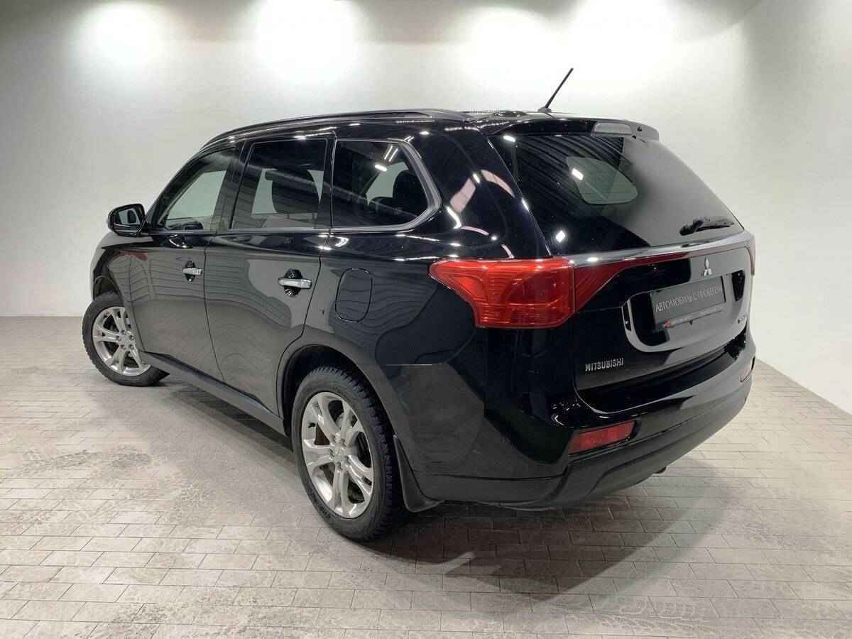 Mitsubishi Outlander, III