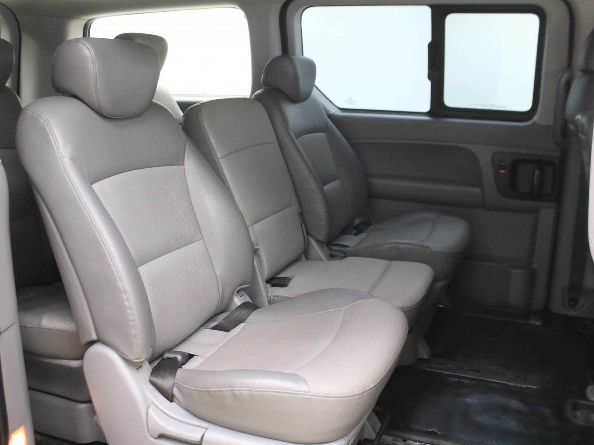 Hyundai Grand Starex, I