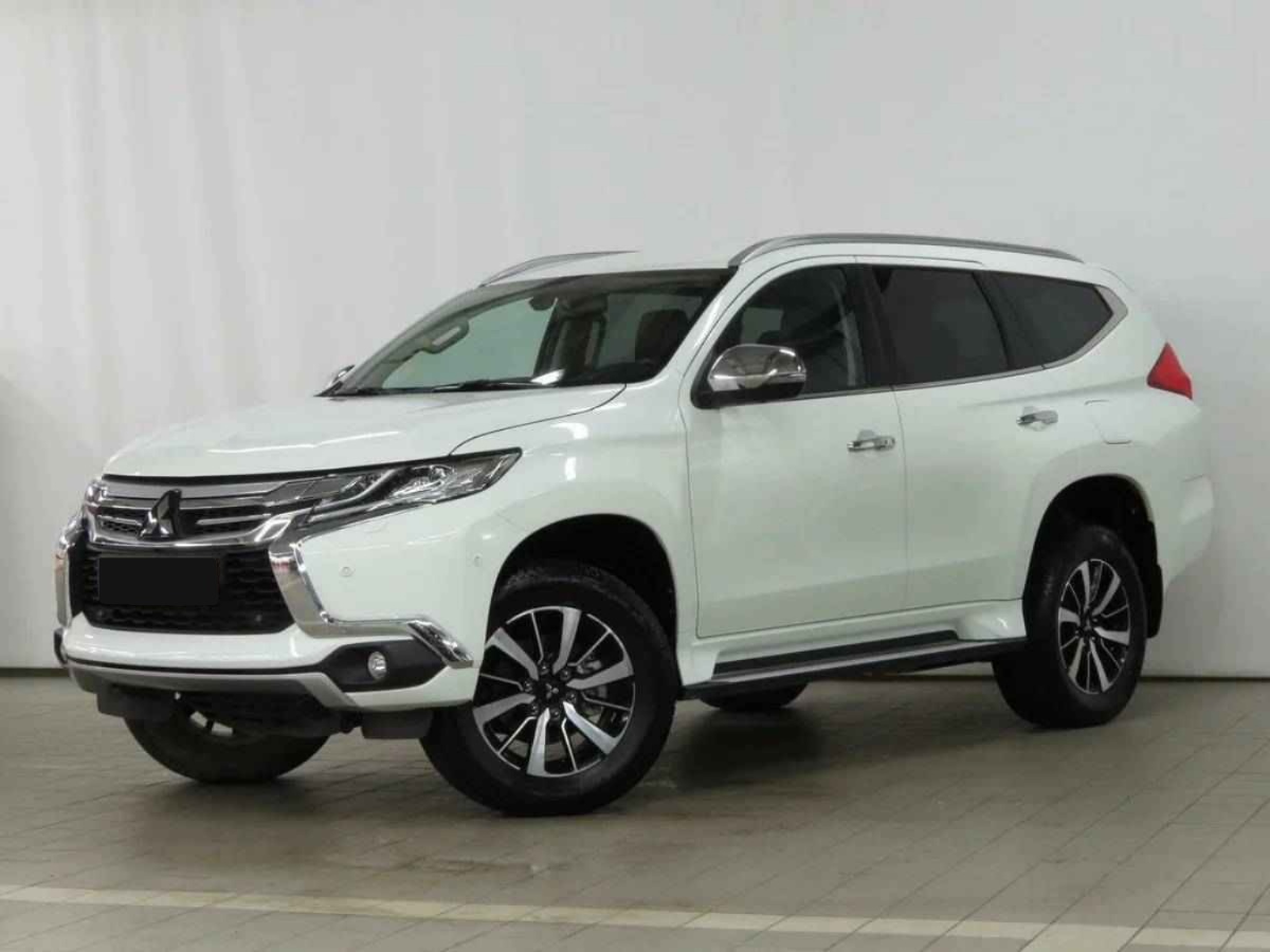 Mitsubishi Pajero Sport, III