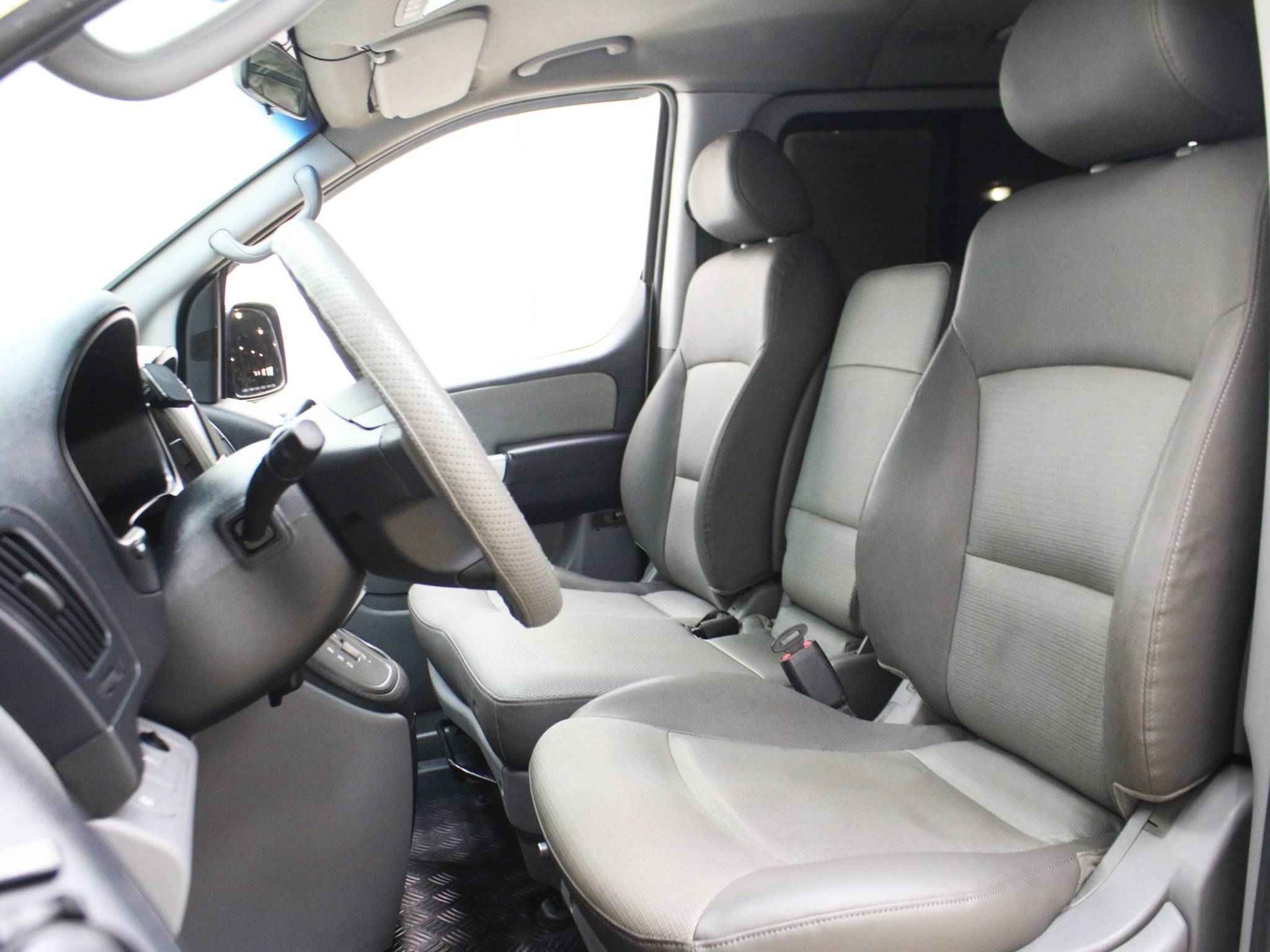 Hyundai Grand Starex, I