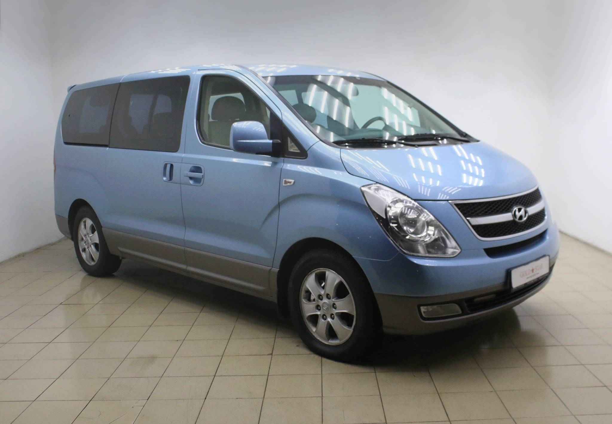 Hyundai Grand Starex, I