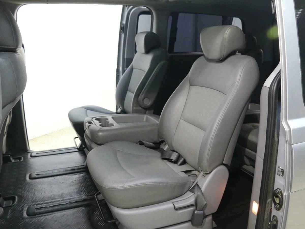 Hyundai Grand Starex, I