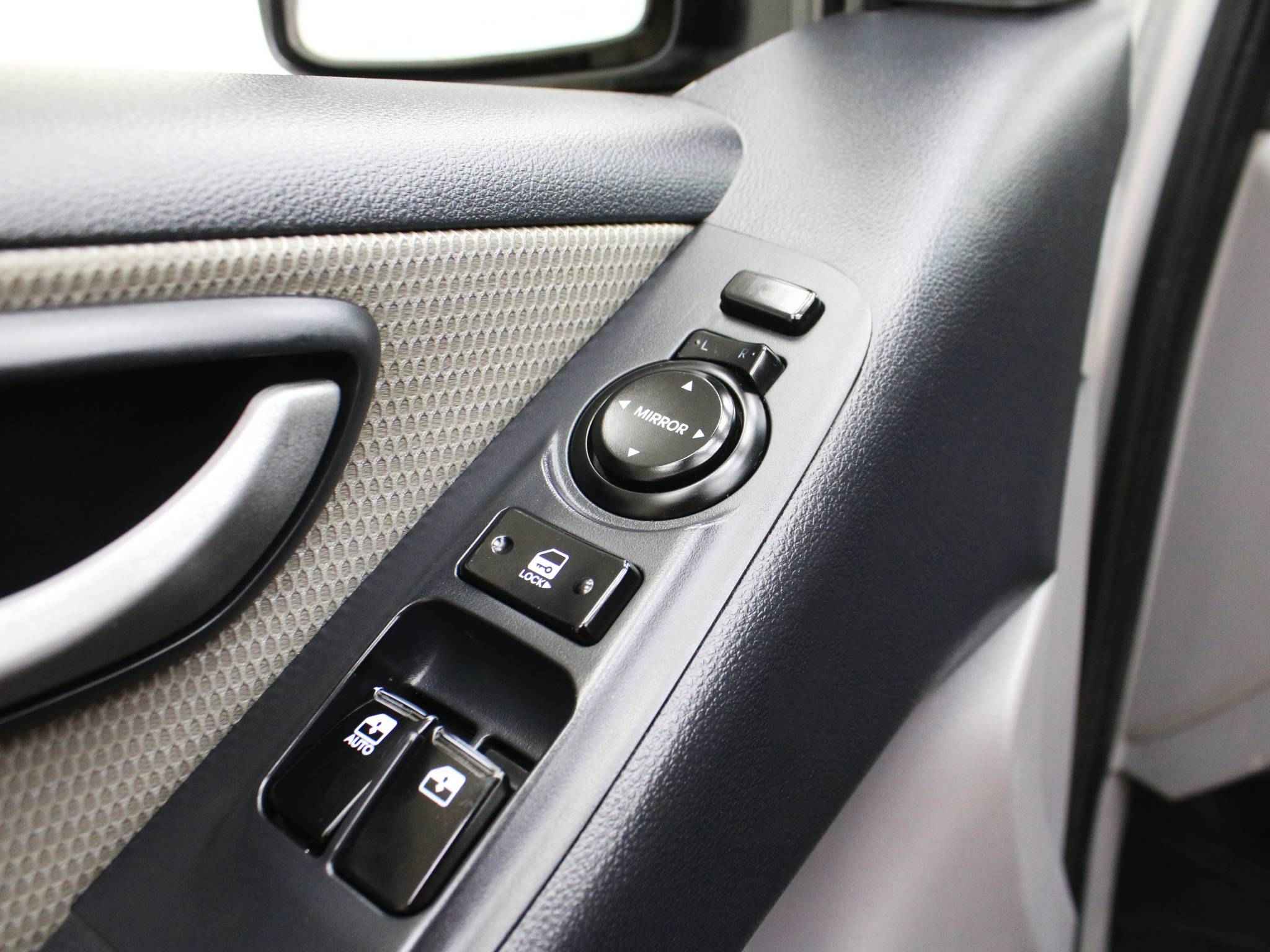 Hyundai Grand Starex, I