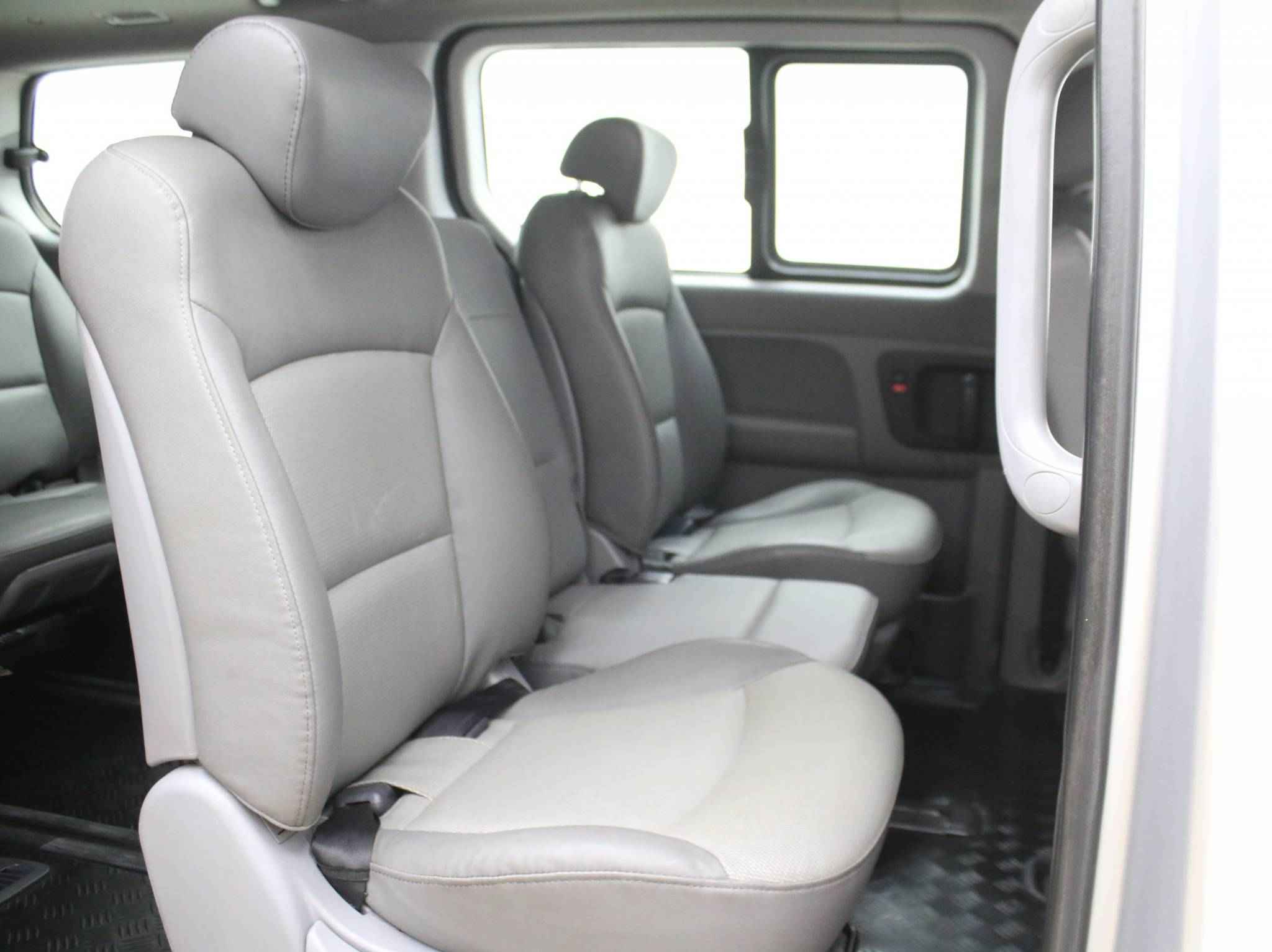 Hyundai Grand Starex, I