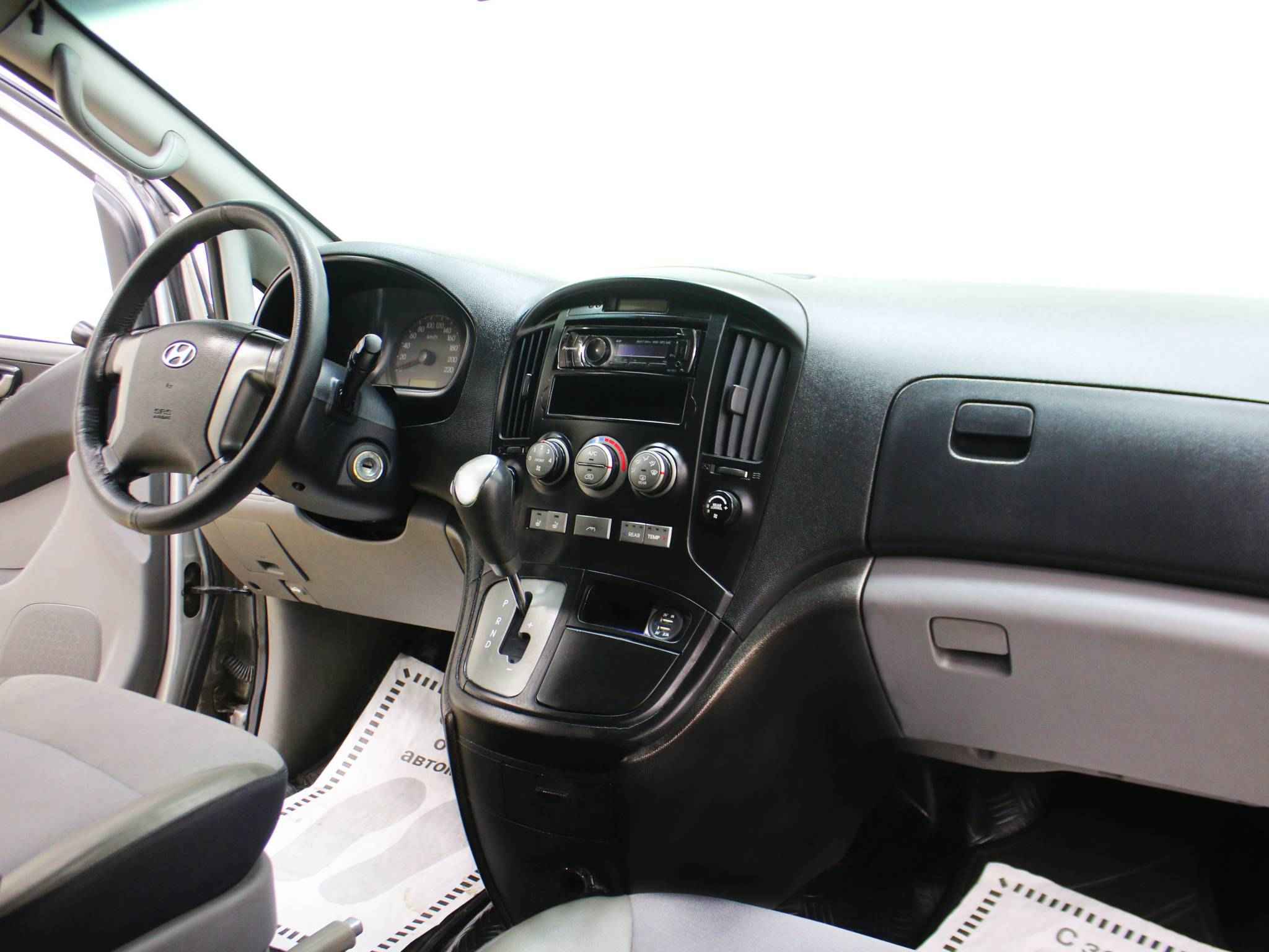 Hyundai Grand Starex, I