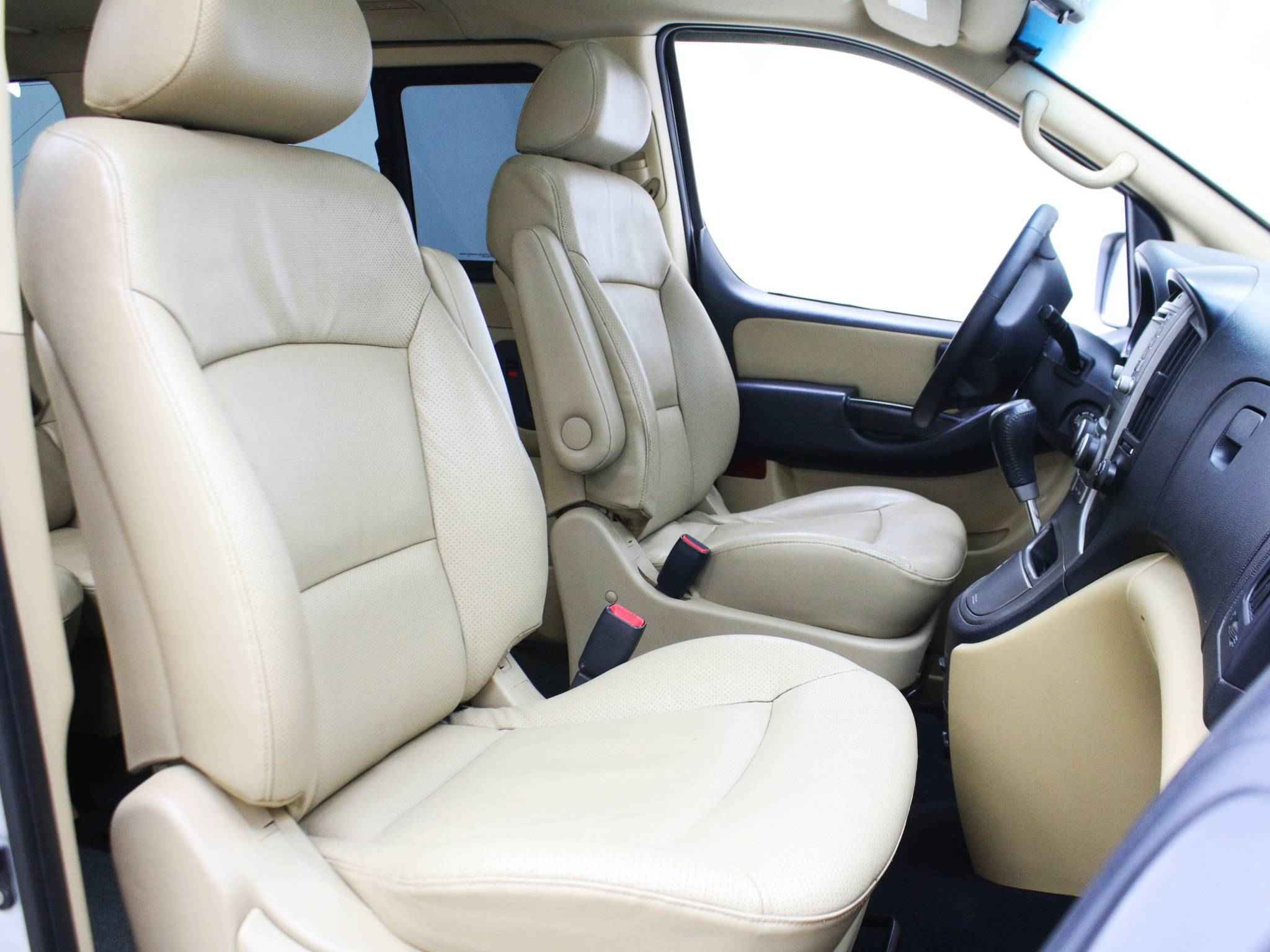 Hyundai Grand Starex, I