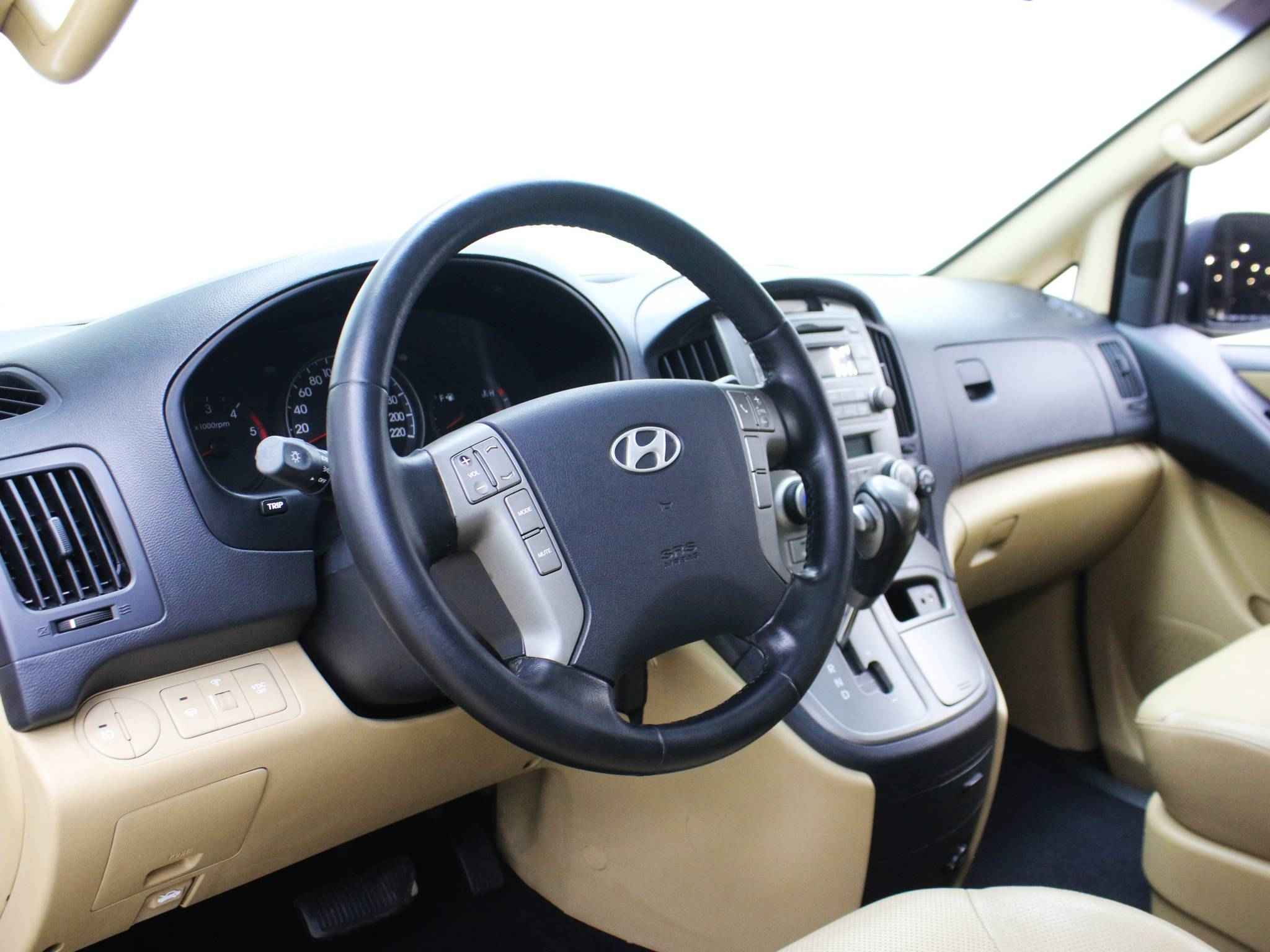 Hyundai Grand Starex, I