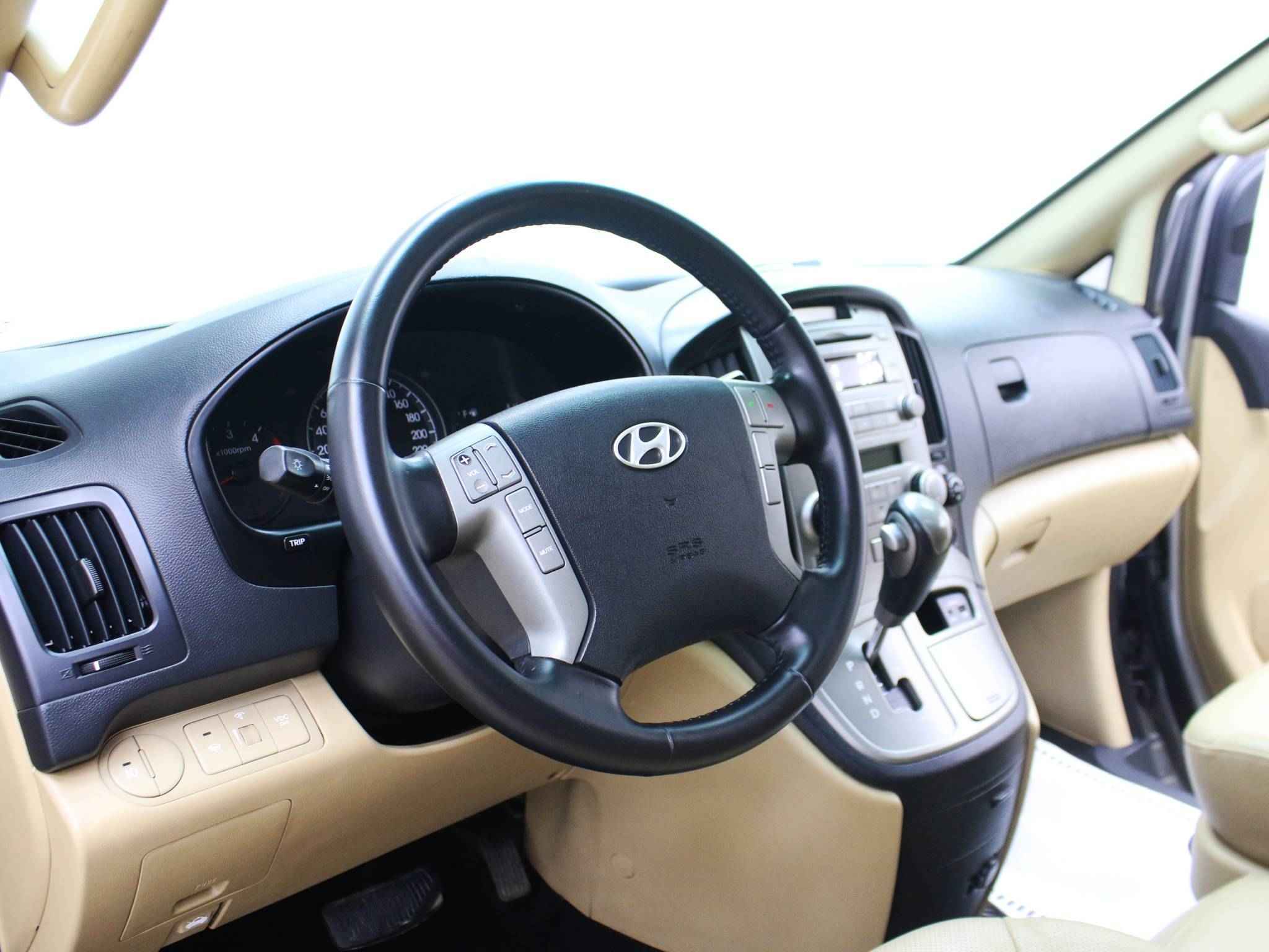 Hyundai Grand Starex, I