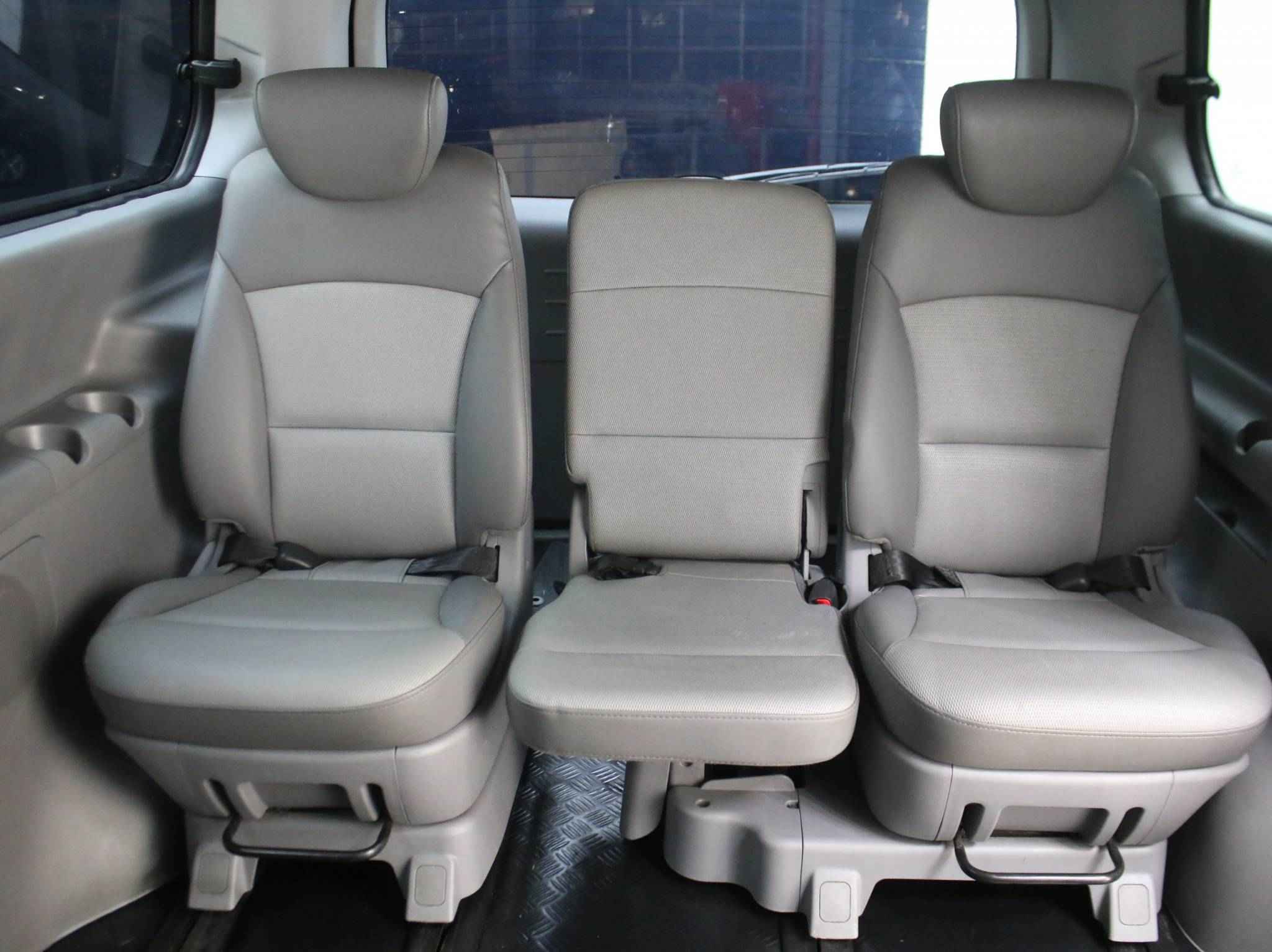 Hyundai Grand Starex, I