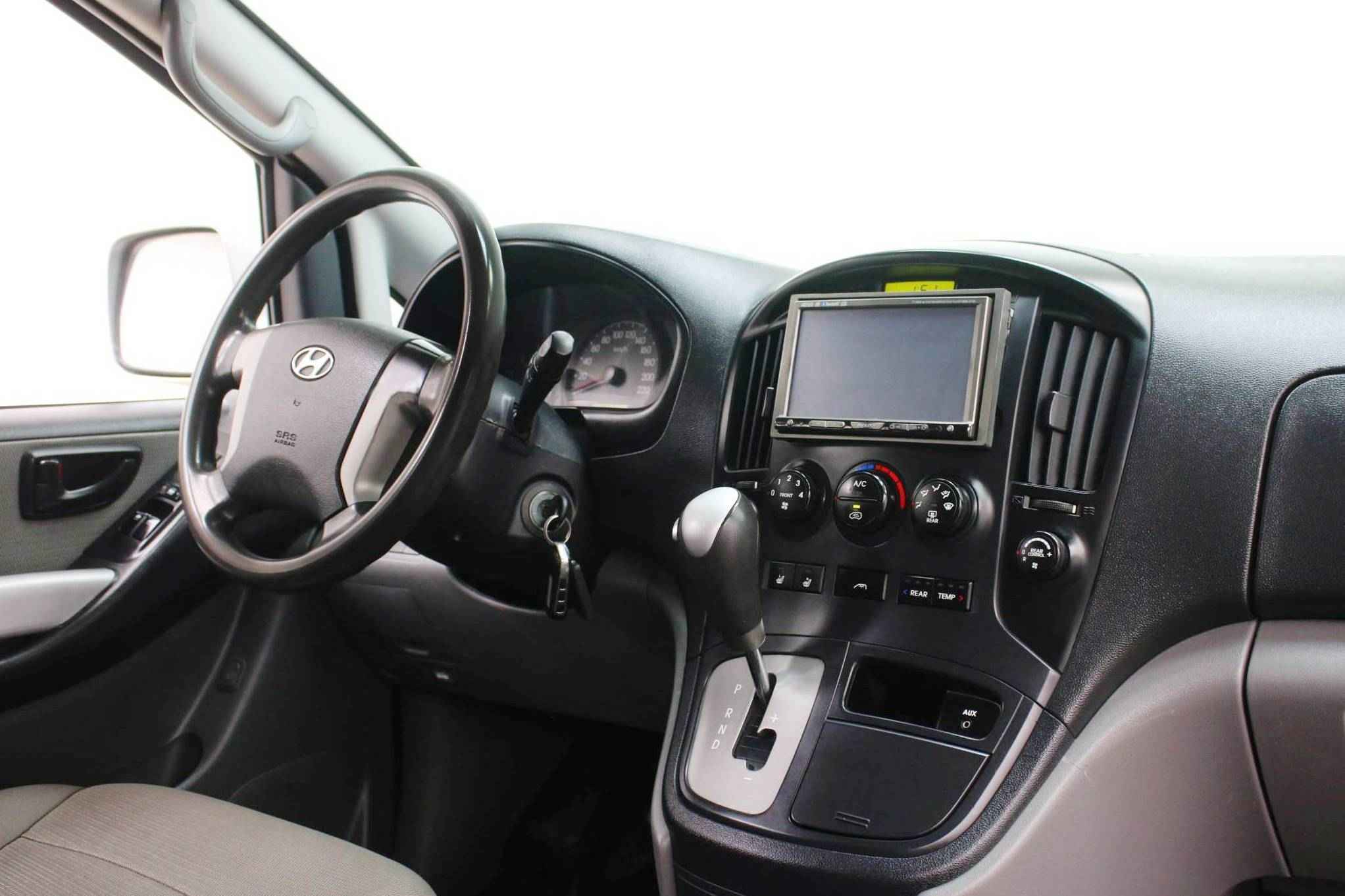 Hyundai Grand Starex, I