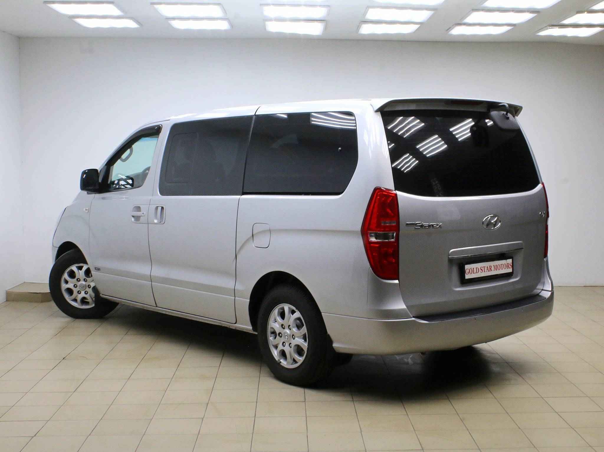 Hyundai Grand Starex, I