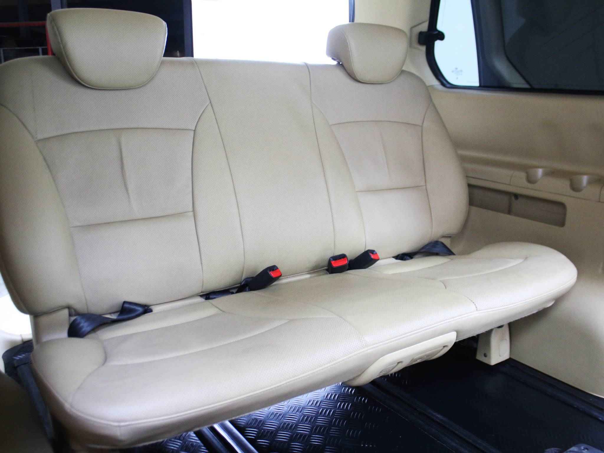 Hyundai Grand Starex, I