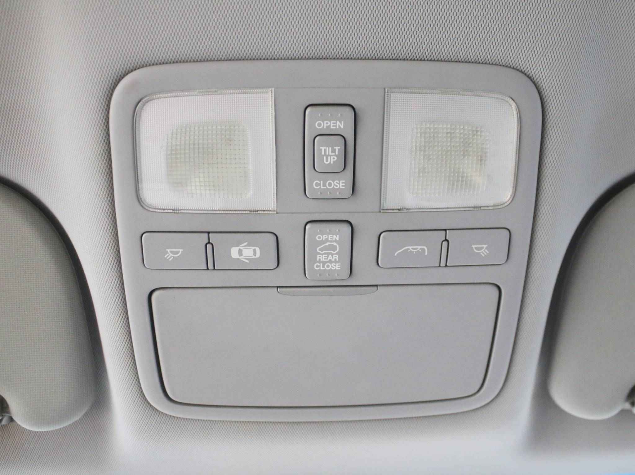 Hyundai Grand Starex, I