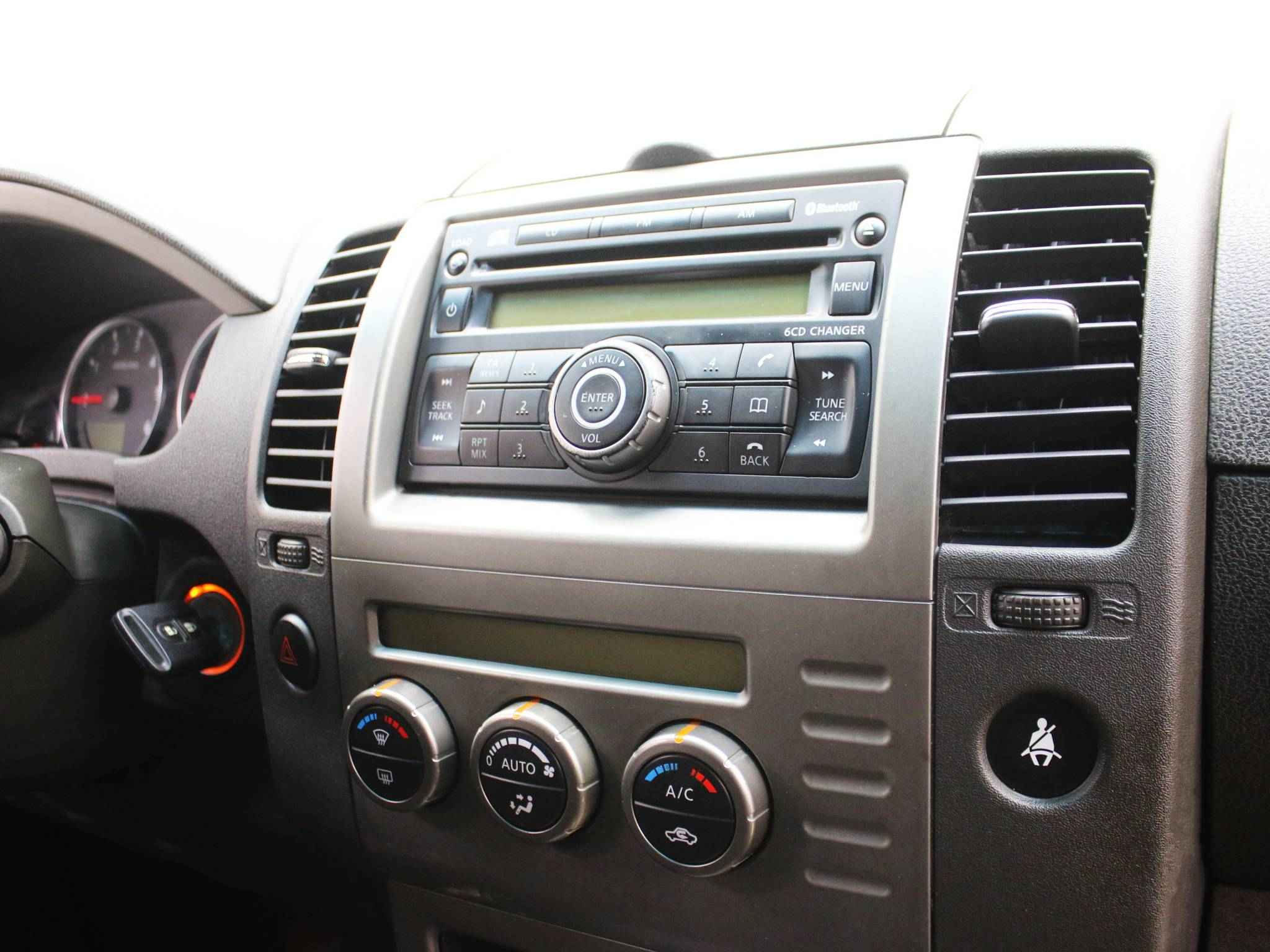 Nissan Pathfinder, III