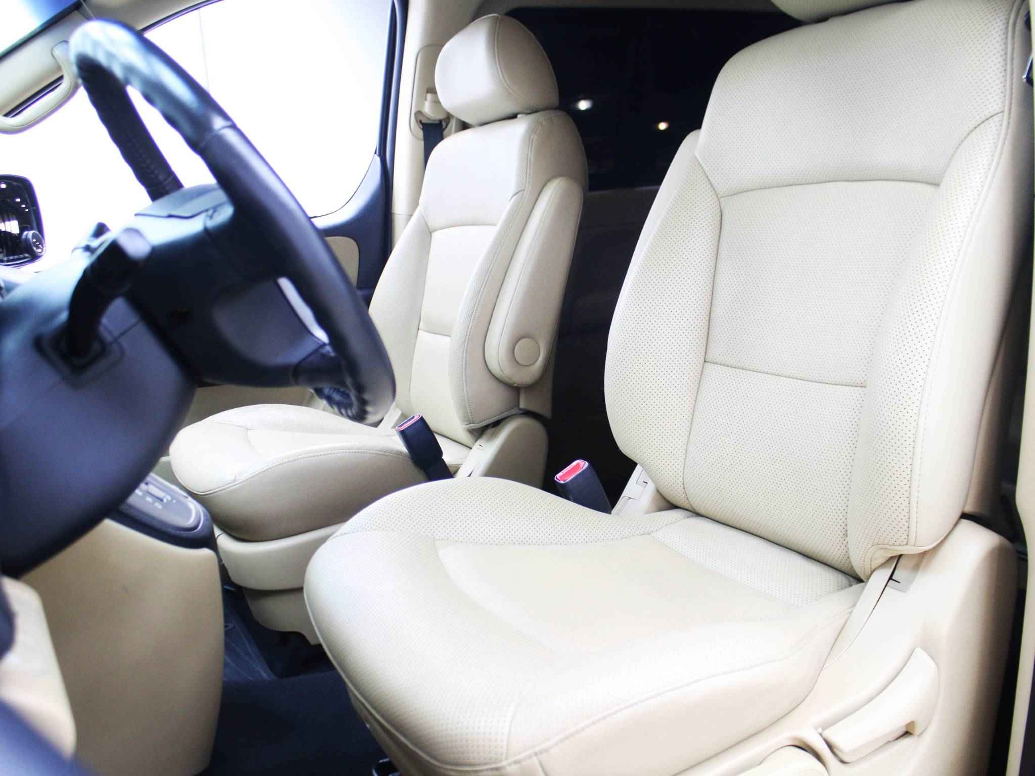 Hyundai Grand Starex, I