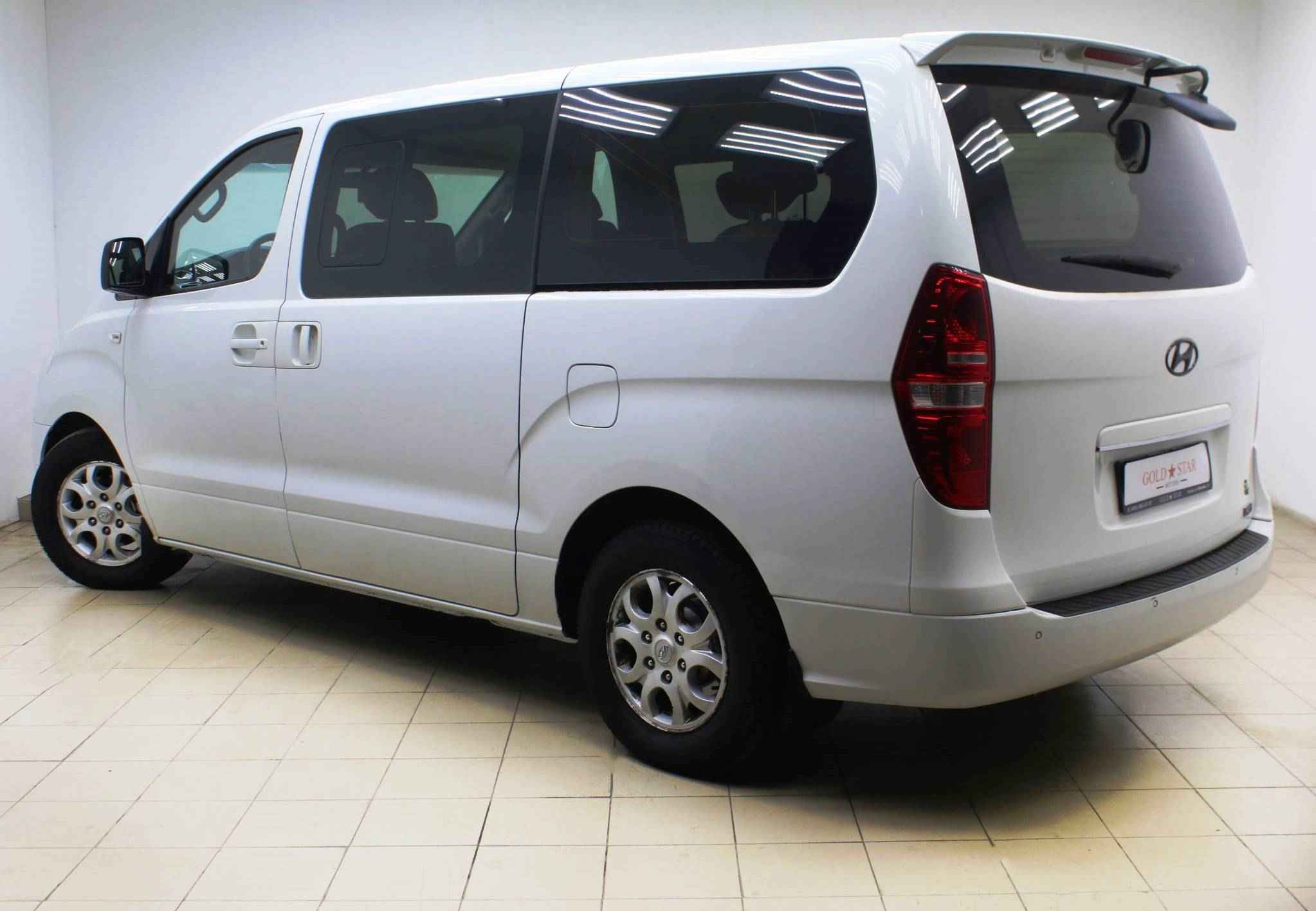 Hyundai Grand Starex, I