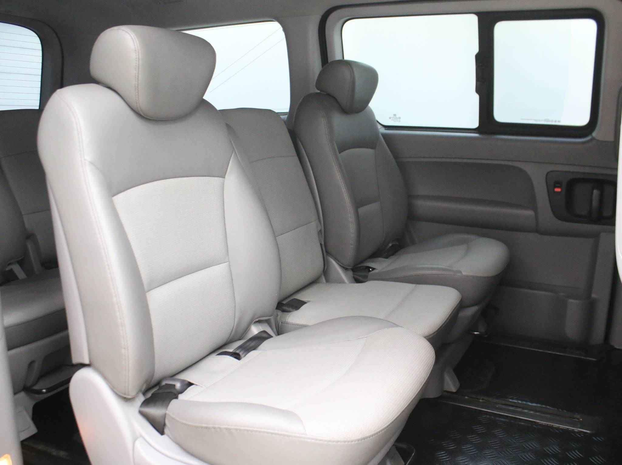 Hyundai Grand Starex, I