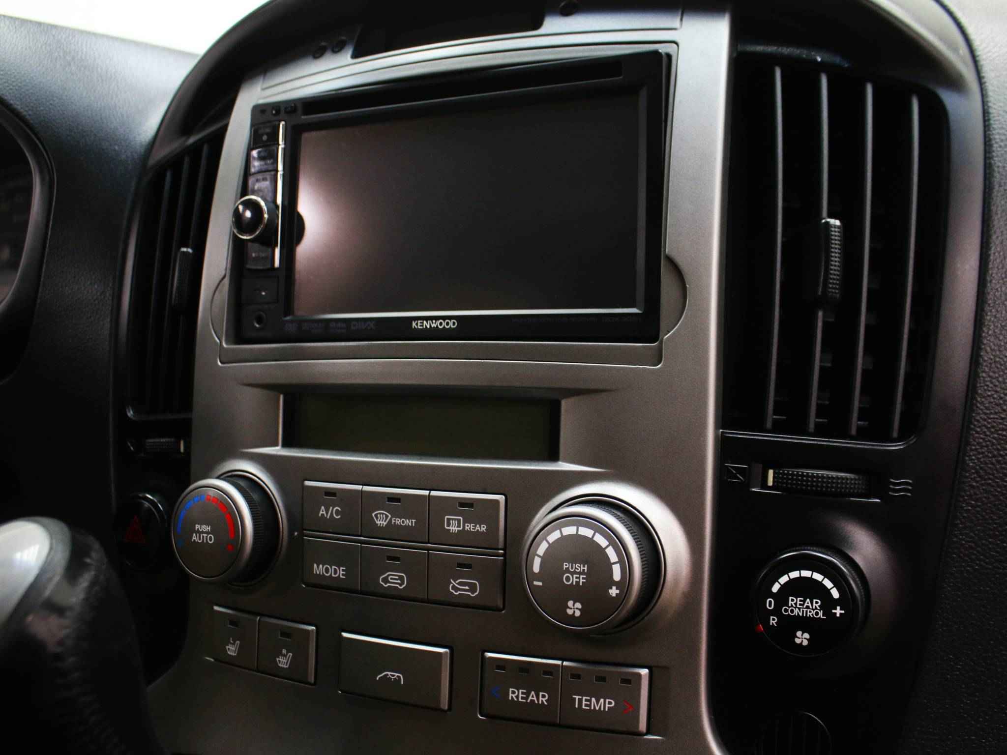 Hyundai Grand Starex, I