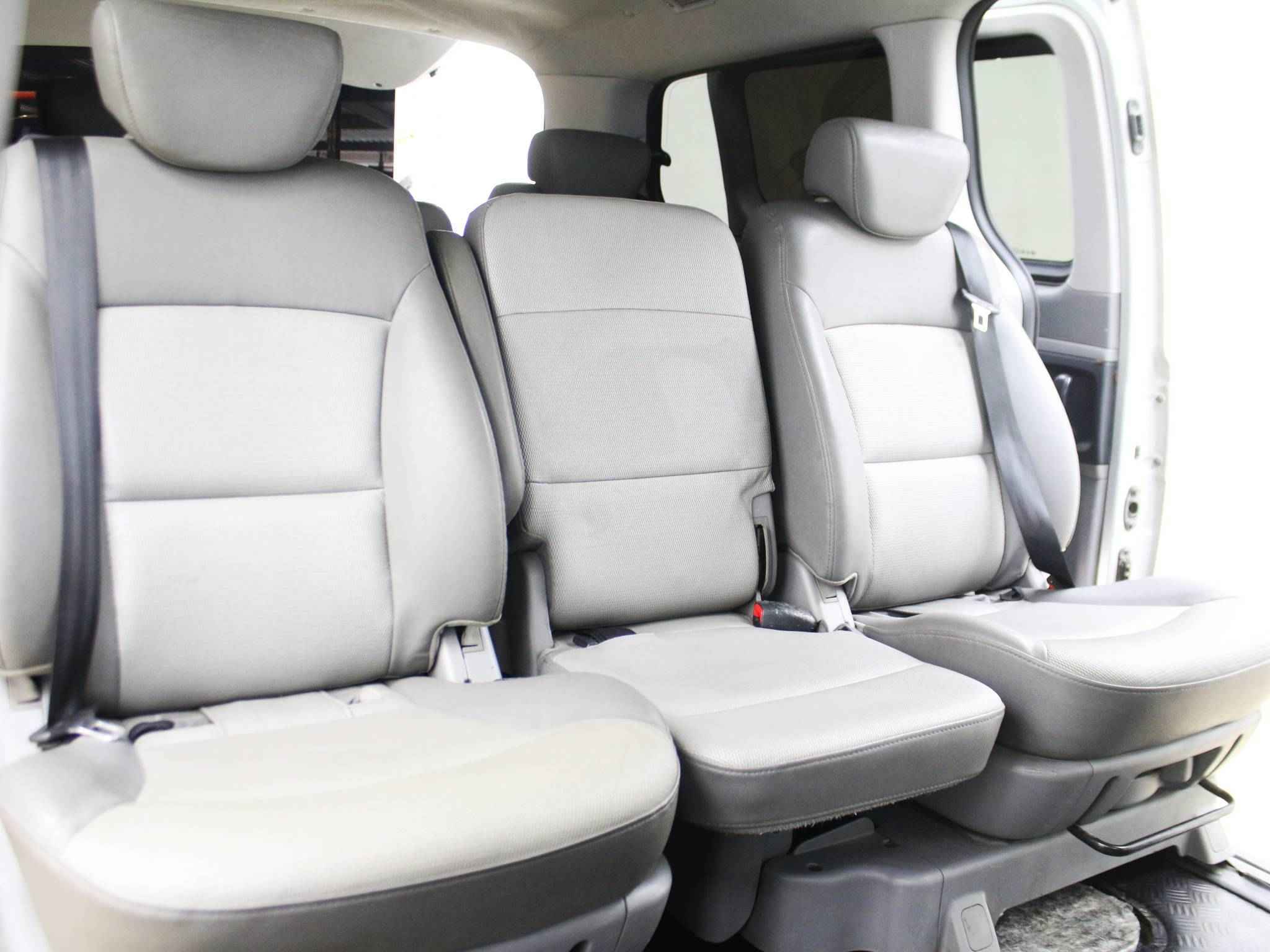 Hyundai Grand Starex, I