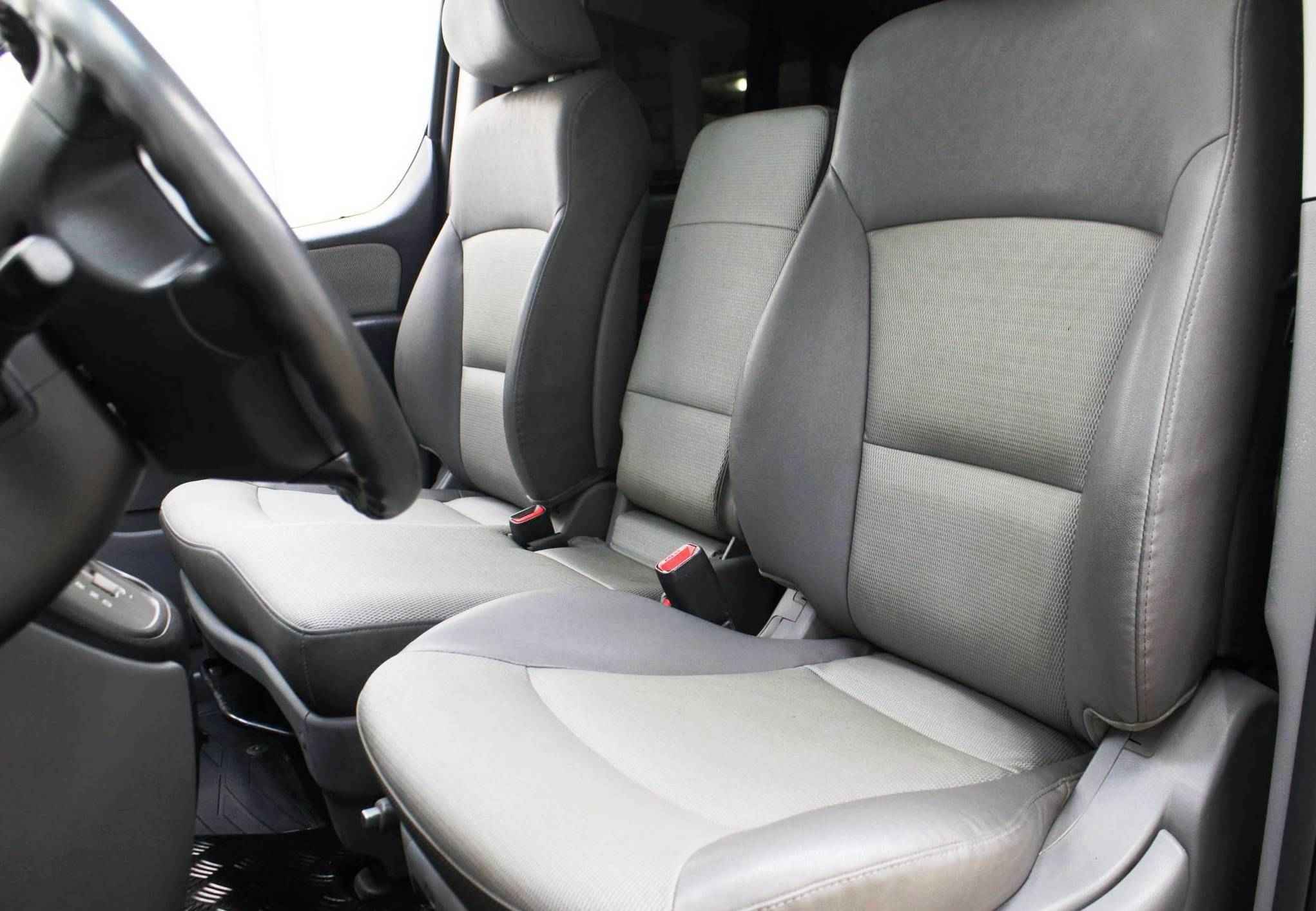 Hyundai Grand Starex, I