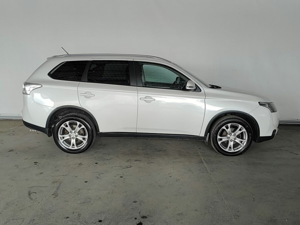 Mitsubishi Outlander, 2014